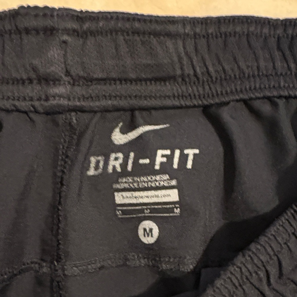 Nike Men's Black Performance Shorts - Picture 2 of 5